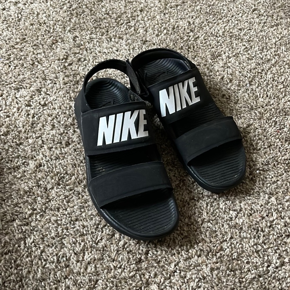 Nike Tanjun Sandal size 8 women